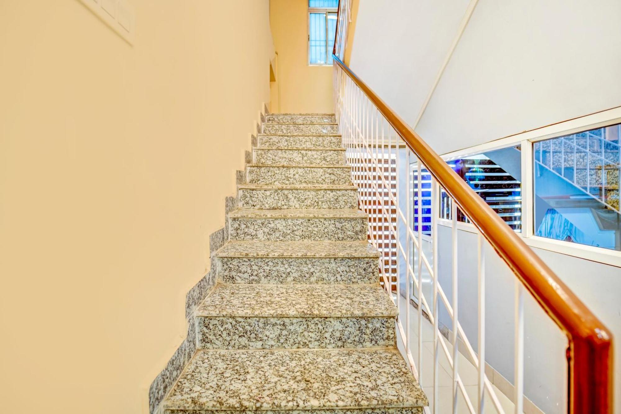 Super Townhouse Anisabad Near Mahavir Sansthan Khagaul Exterior foto